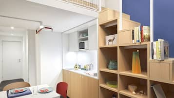 Standard Single Room | Untuvapeitot, työpöytä, kannettavalle tietokoneelle sopiva työtila