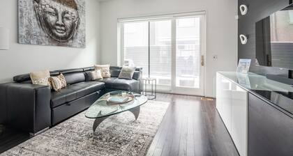 Luxury 4BR Townhouse in Downtown Toronto