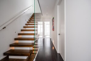 Interior - Luxury 4BR Townhouse in Downtown Toronto (Toronto)