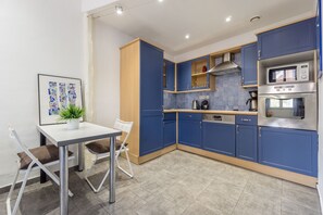 Refrigerador, microondas, horno, lavavajillas