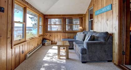Charming 2-bedroom Hayward Cabin on Lac Courte Oreilles