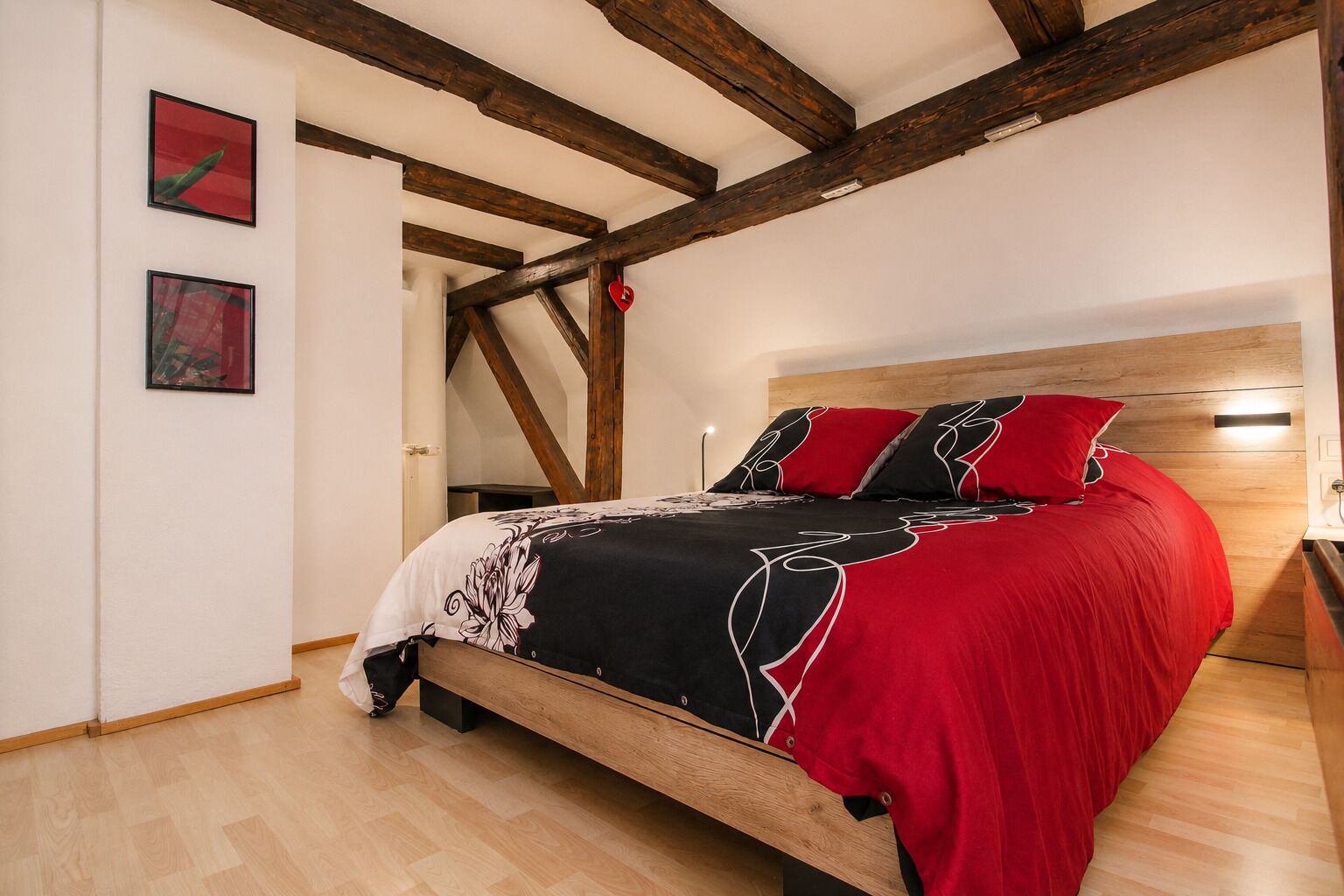 1 chambre, fer et planche à repasser, Wi-Fi, draps fournis