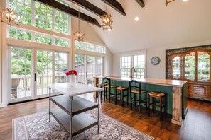 Dining - The White House - best view in CVNP (Northfield)