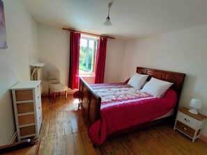 2 bedrooms, iron/ironing board, travel cot, bed sheets