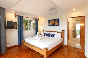 8 bedrooms, in-room safe, iron/ironing board, free WiFi - Casa Diamante - Top Rated Vacation Home in Manuel Antonio! (Quepos)