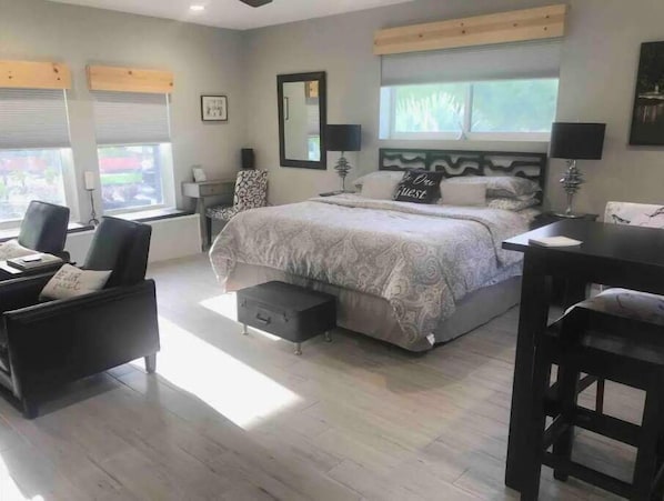 1 bedroom, in-room safe, iron/ironing board, free WiFi