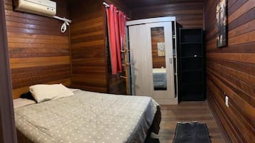 2 quartos, ferros/tábuas de passar roupa, Wi-Fi, roupa de cama