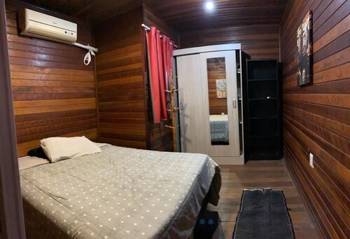 Casa com Piscina Bairro Santana, 2 Vagas na Garagem!!