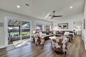 Smart TV, fireplace, books