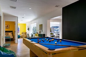 Games room - Casa Spur/8BR Villa/Miami Mini Resort w/ Pool+ (Miami)