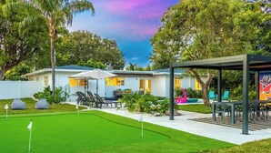 Outdoor dining - CASA SPUR|8BR|Basketball+Pool+Firepit+BBQ+Minigolf (Miami)