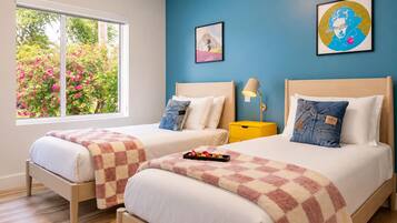 8 bedrooms, desk, iron/ironing board, travel crib
