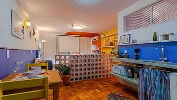 Elite Apartment | Dining