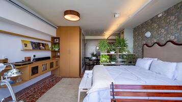 Romantic Apartment | 1 bedroom, desk, blackout drapes, free WiFi