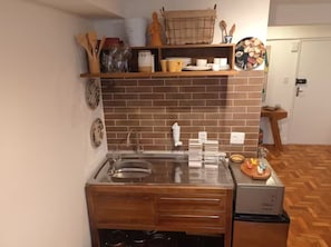 Studio Confort | Cuisine privée | Mini réfrigérateur, micro-ondes, plaque de cuisson
