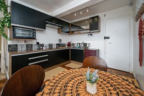 公寓 | 私人廚房 | 迷你雪櫃、微波爐、爐具、廚房用具/餐具/器皿