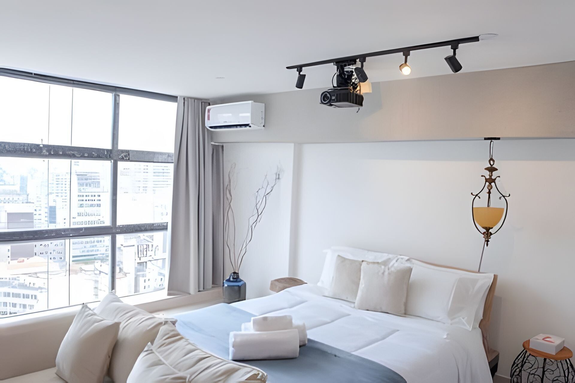 Comfort Studio | 1 bedroom, desk, blackout drapes, WiFi (free)
