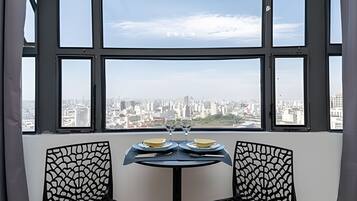 Economy Apartment | Dining