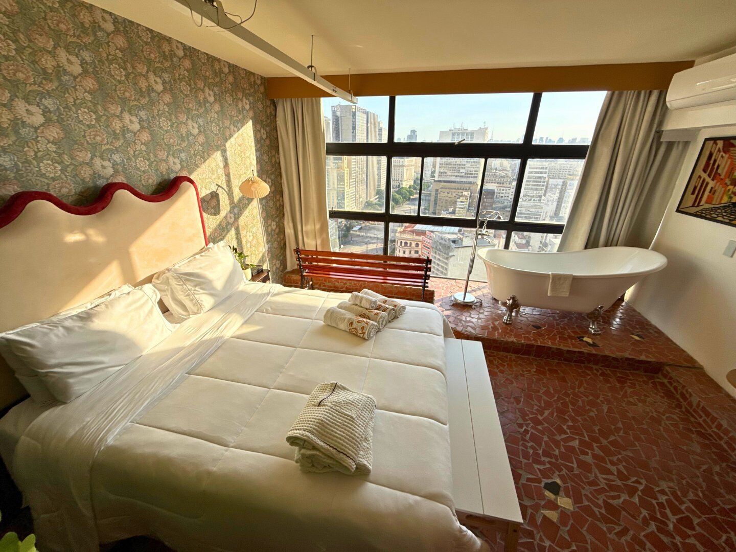 Romantisch appartement | 1 slaapkamer, een bureau, verduisterende gordijnen, gratis wifi