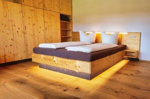 2 bedrooms, travel cot, free WiFi, bed sheets - Sandsteinwohnung mit 2 Schlafzimmern, Balkonen und Kamin im Sandsteinidyll (Rathen)