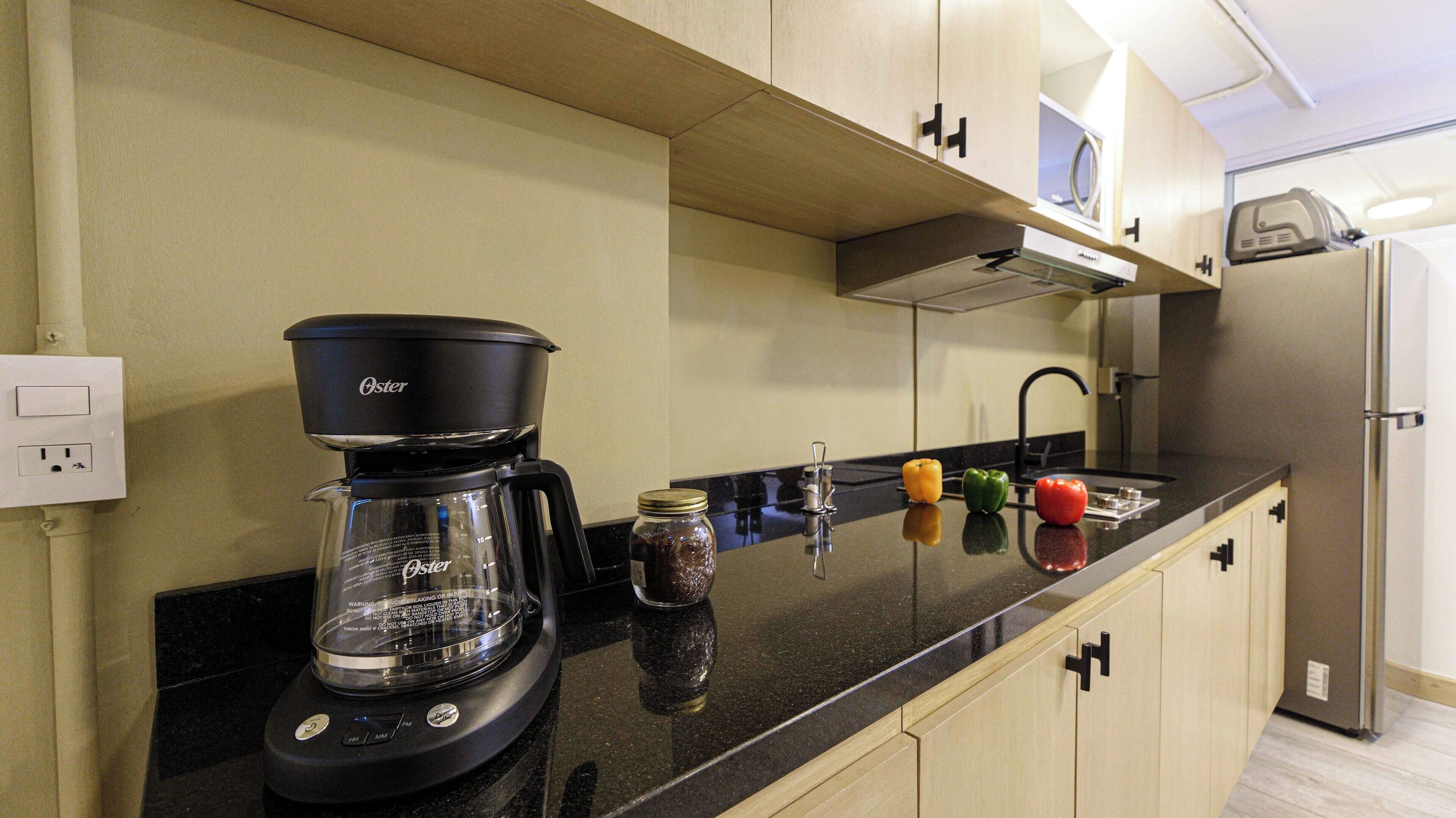 Comfort Apartment, 2 Bedrooms, Kitchen | Private kitchen | Fridge, microwave, stovetop, coffee/tea maker