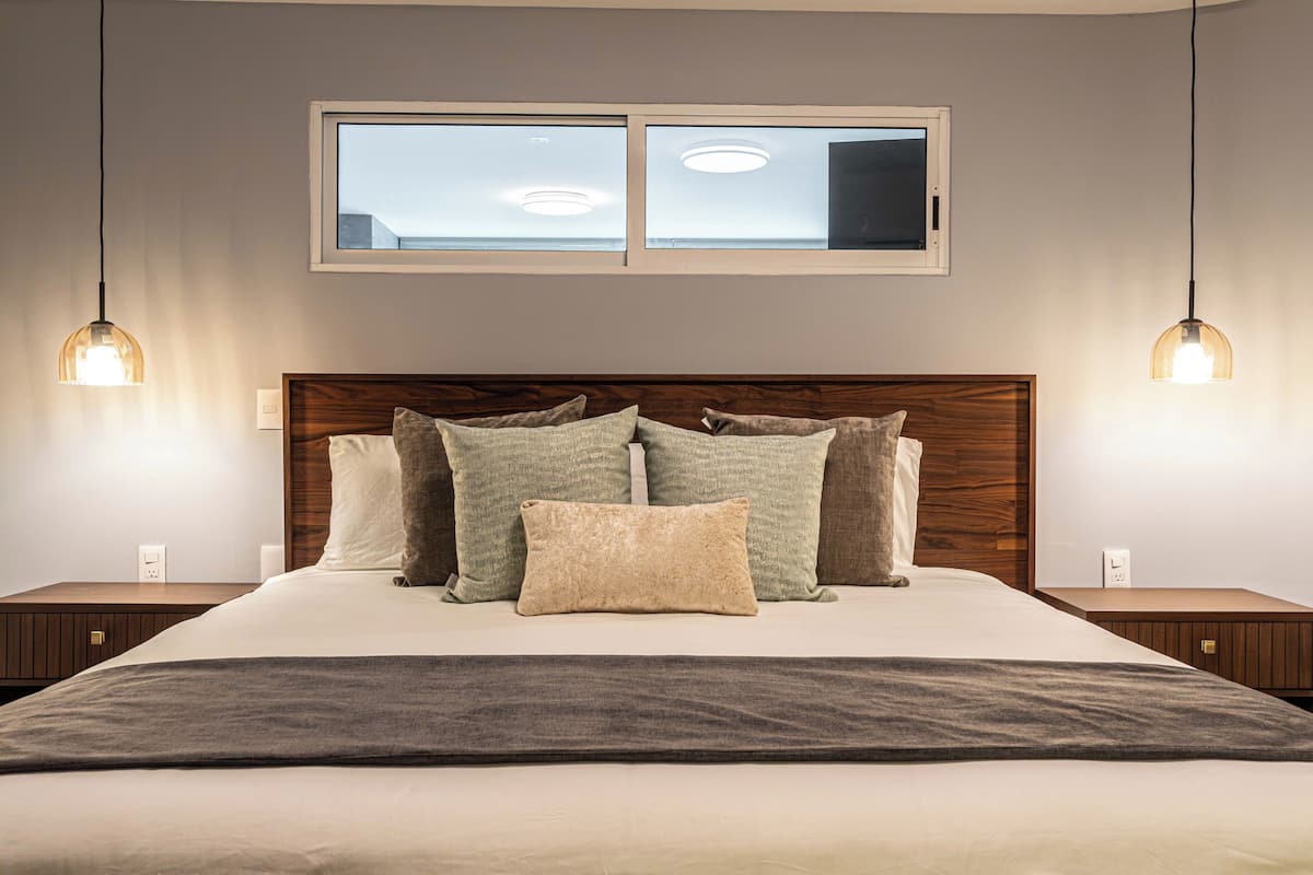 In-room safe, desk, laptop workspace, blackout drapes