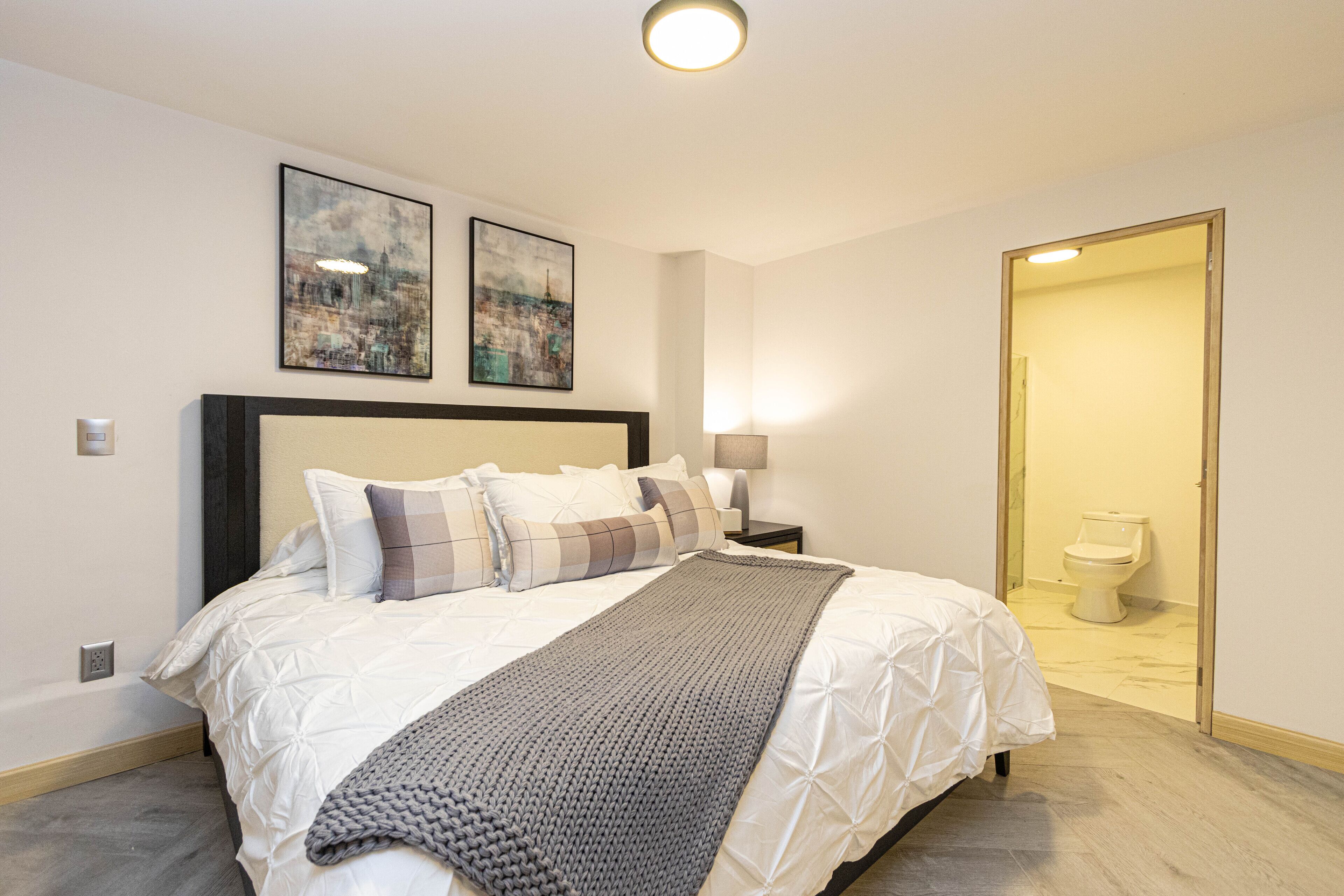 Appartement Confort, 1 très grand lit et 1 canapé-lit, cuisine | Coffres-forts dans les chambres, bureau