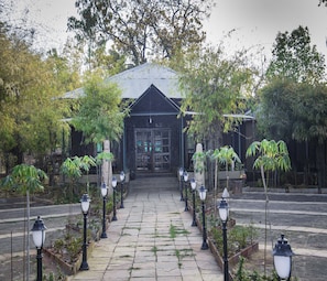 Exterior - Tathastu Bandhavgarh (Manpur)