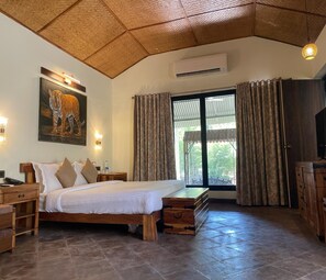 Cottage with Private sit-out | 1 bedroom, soundproofing, free WiFi, bed sheets