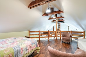 2 bedrooms, in-room safe, iron/ironing board, free WiFi - Farm Guesthouse in CVNP near Brandywine Falls (Northfield)