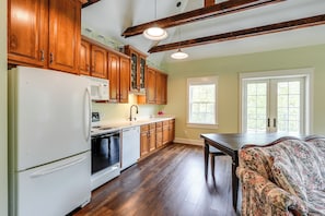 Paper towels, dining tables