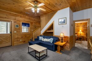 Una Smart TV, una chimenea