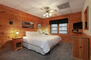 4 bedrooms, desk, iron/ironing board, free WiFi