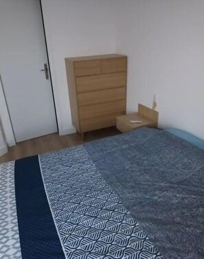 1 bedroom, iron/ironing board, free WiFi, bed sheets