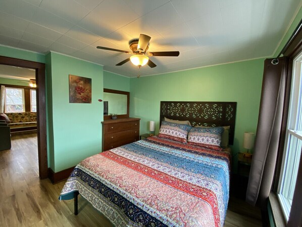 2 bedrooms, desk, iron/ironing board, free WiFi