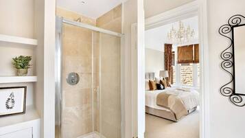 2 bedrooms, iron/ironing board, travel crib, WiFi