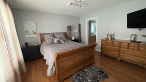 6 slaapkamers, een strijkplank/strijkijzer, wifi, beddengoed