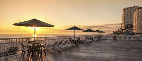 تناول الطعام بالخارج