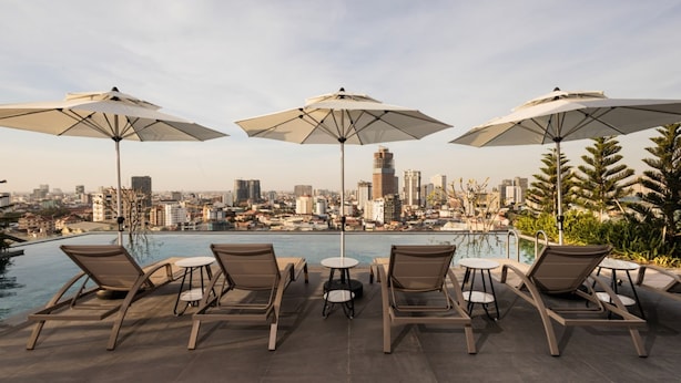 Rooftop pool - La Cozii TK (Phnom Penh)