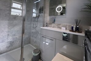 Shower, hair dryer, towels, soap - Stay at the Granary Villa, your home from home. (Shenstone)