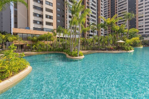 Beach pool | Gym | Oasis in Brás