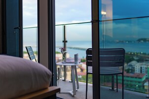 Luxury Apartment | Balcony