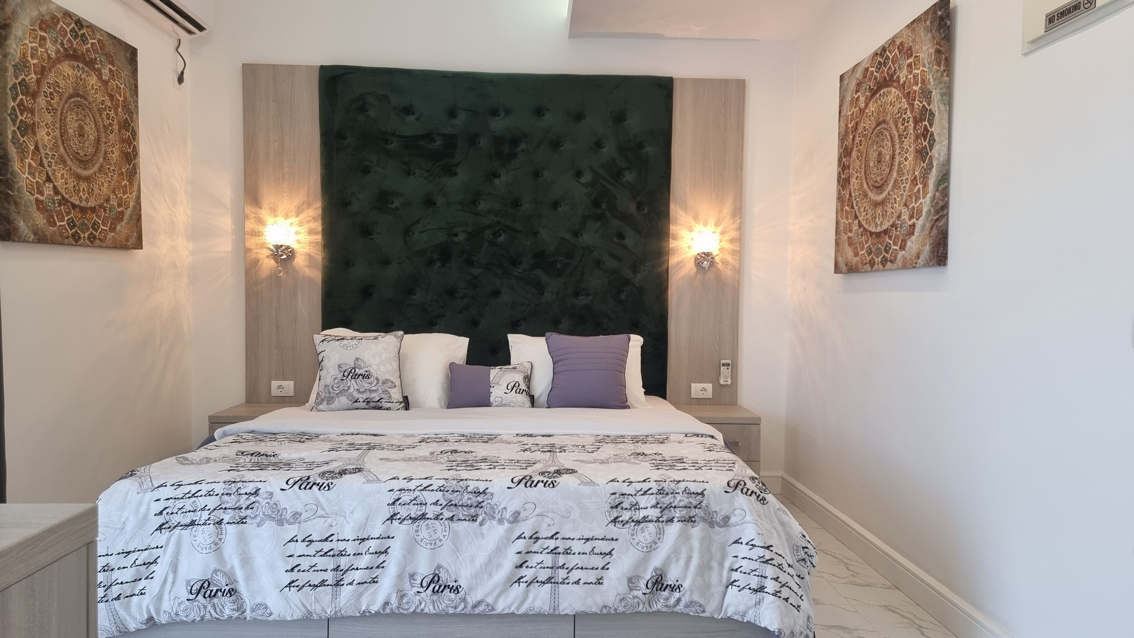 Hypo-allergenic bedding available, minibar, WiFi (free), bed sheets