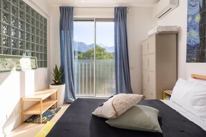 2 bedrooms, desk, travel cot, free WiFi