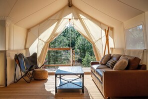 Bed sheets - Under Canvas Yosemite (Groveland)