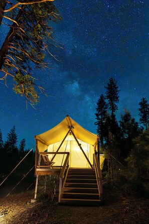 Bed sheets - Under Canvas Yosemite (Groveland)