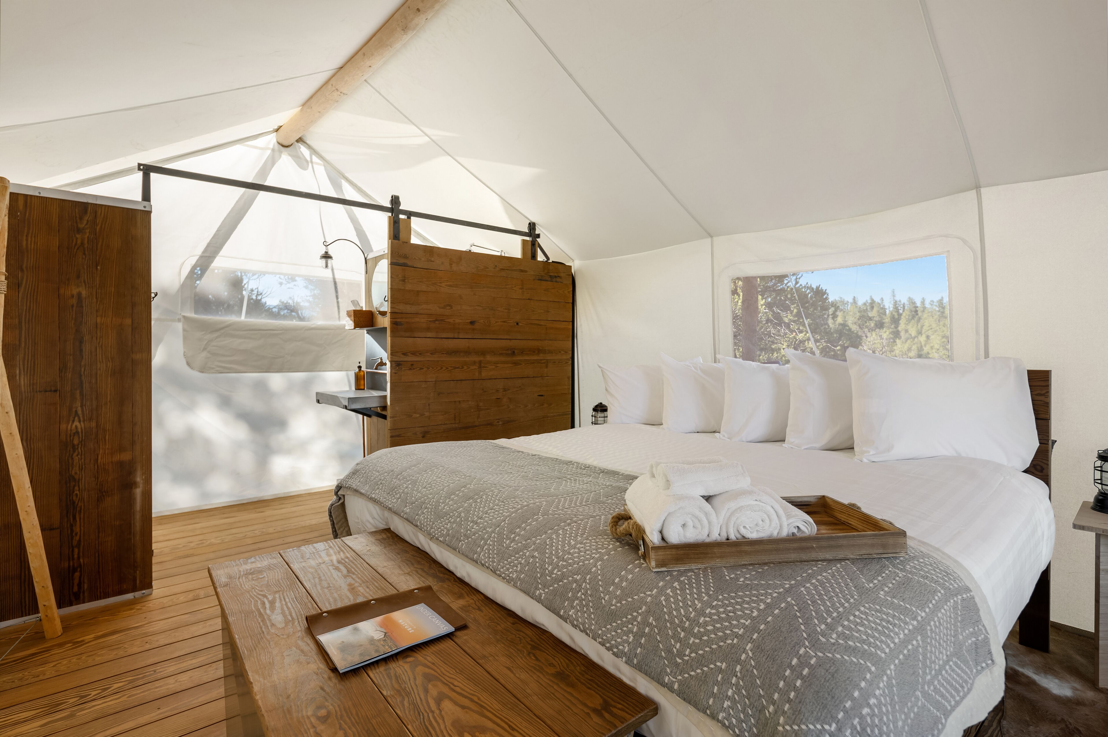 Deluxe Tent | Bed sheets