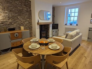 Cottage | Dining - Merywen Cottage (Conwy)