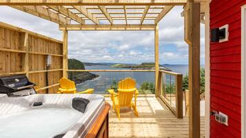 Cottage, Ocean View, Oceanfront | Private spa tub