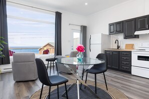 Studio Suite, Ocean View, Oceanfront | In-room dining - Cliffs Edge Retreat (Tors Cove)